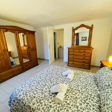 Apartamento Planta Baja - Piscina Compartida *